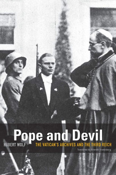 Tajné dokumenty Vatikánu odhaleny: Papež a ďábel